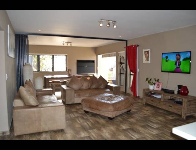 3 BEDROOM HOUSE FOR SALE IN COPPERLEAF ESTATE